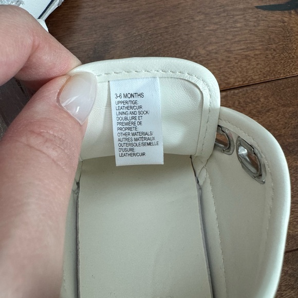 Janie and Jack Baby White Leather Velcro Shoes 3–6 Months - Picture 7 of 7